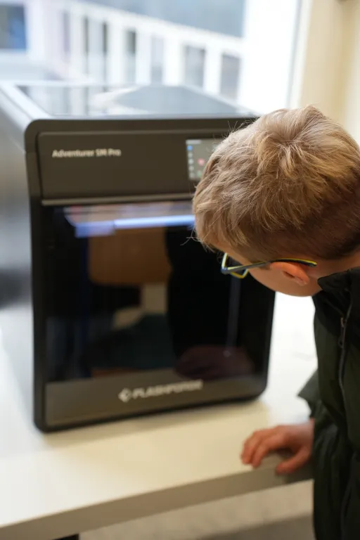 Am 3D-Drucker entsteht der Einkaufs-Chip.