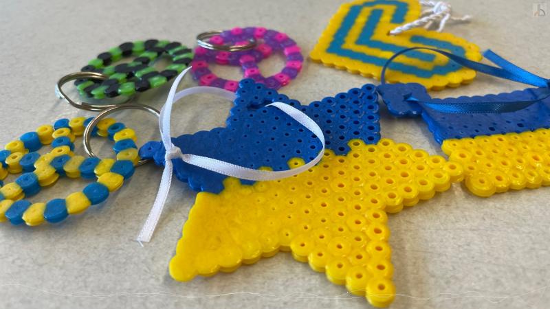 Perlenschmuck in Blau / Gelb