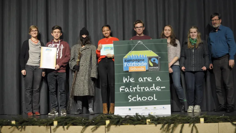 Feierliche �bergabe des Fairtrade-School-Siegels