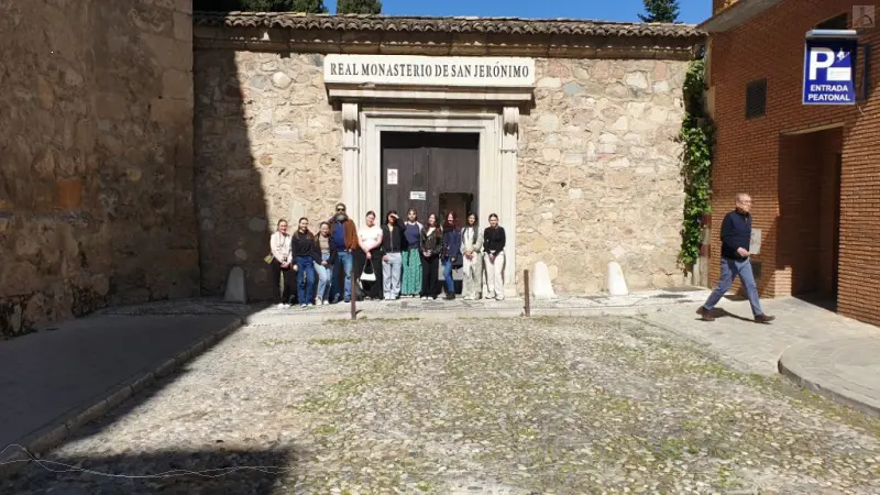 Reisegruppe beim Real Monasterio de san Jernimo