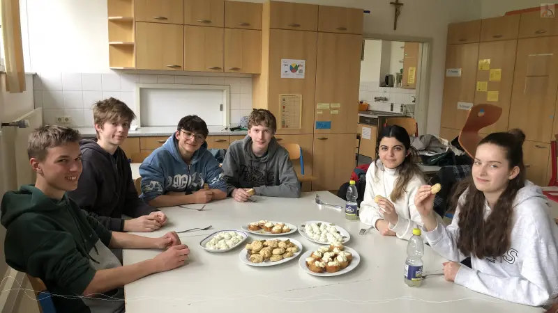 Römische Köche vor dem Verzehren ihres Werks