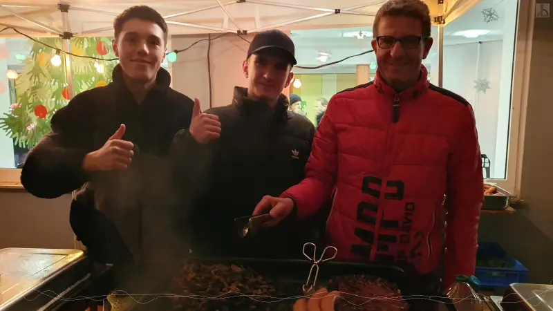 Lize-K�che hinter dem Grill