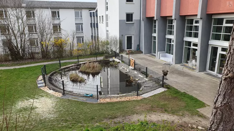 Barfußpfad um den Teich