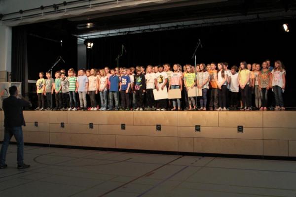 Chor mit ganz vielen S�ngerInnen